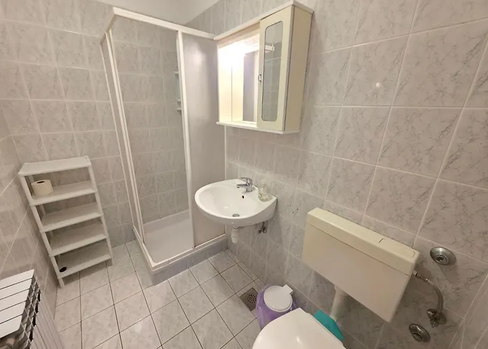 Appartement In Mit Terrasse Fuer 2-3 Personen By Interhome Dramalj