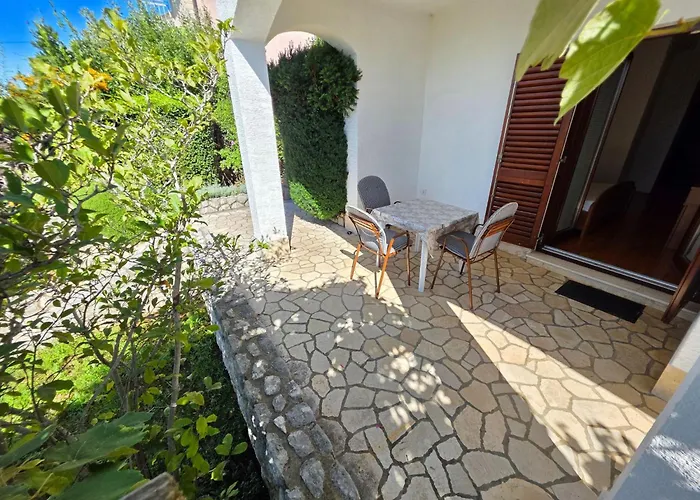 In Mit Terrasse Fuer 2-3 Personen By Interhome Appartement